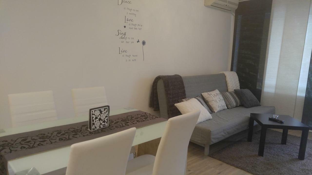 Modern Apartment Sofia Center Екстериор снимка