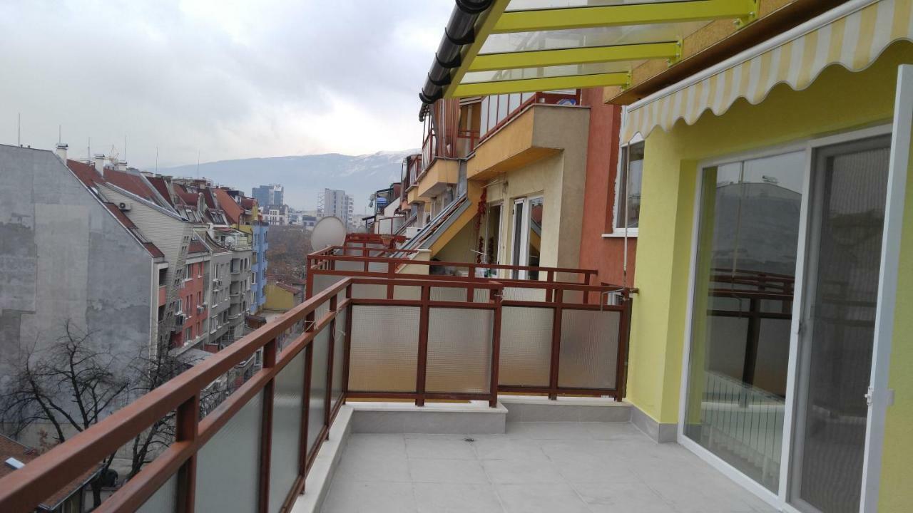 Modern Apartment Sofia Center Екстериор снимка